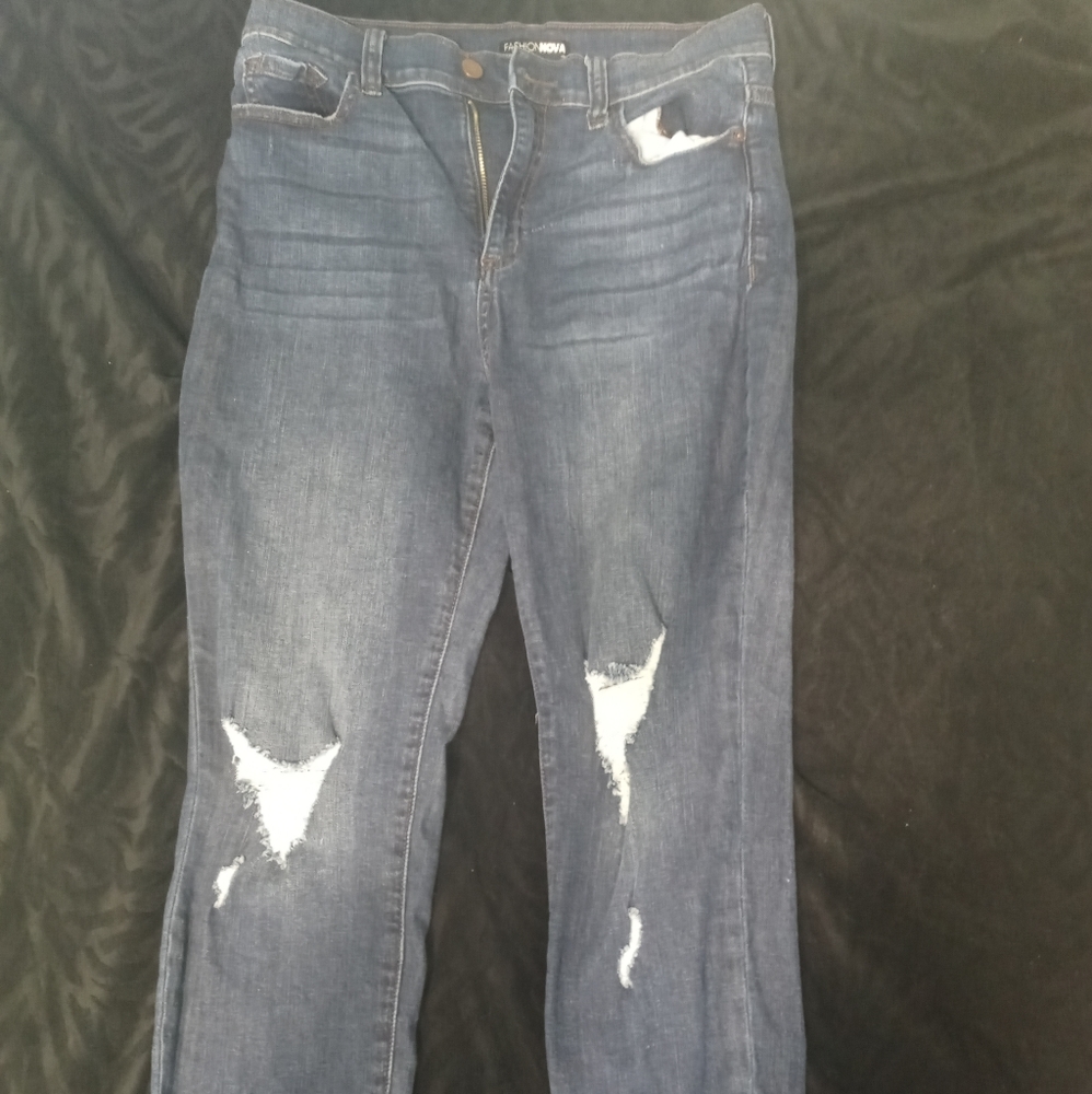 High rise skinny jeans color dark blue brand is fashion nova size 11